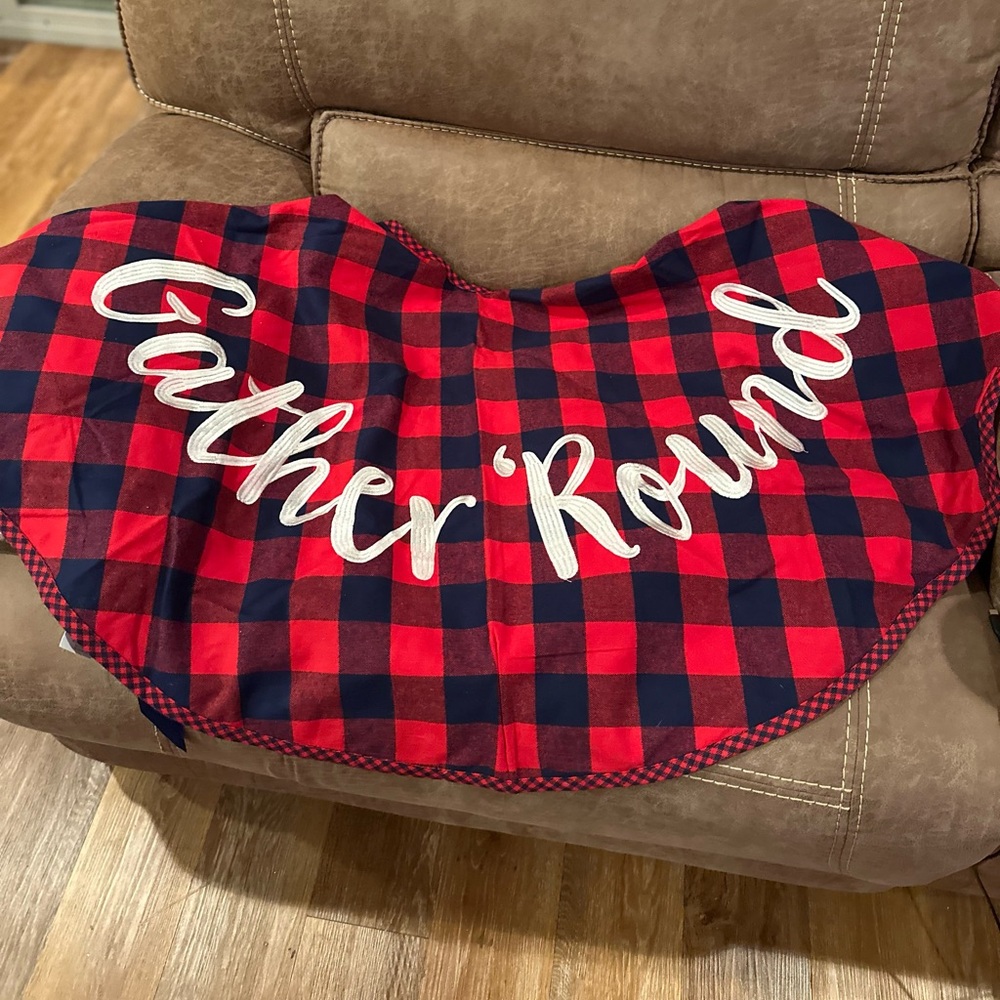 Draper James Buffalo Check Tree Skirt
